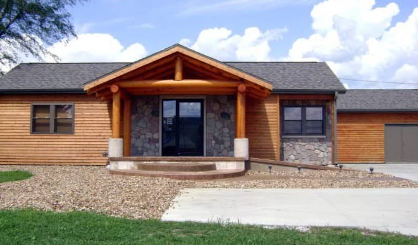 Two Rivers Veterinary Center, Inc.