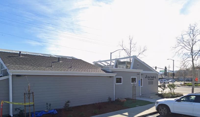 Del Valle Pet Hospital