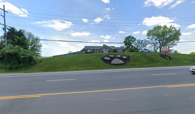 Paws & Claws Animal Hospital