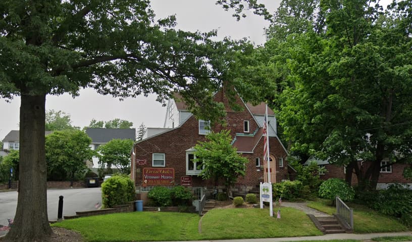 Twin Oaks Veterinary Hospital