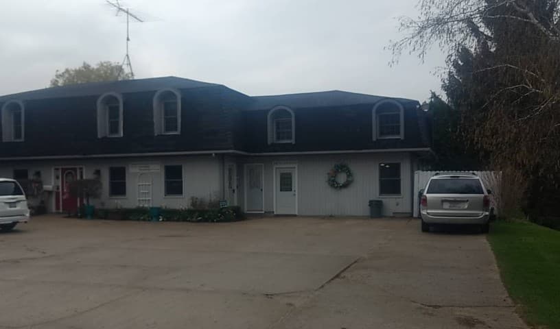 Stonington Kennels LLC